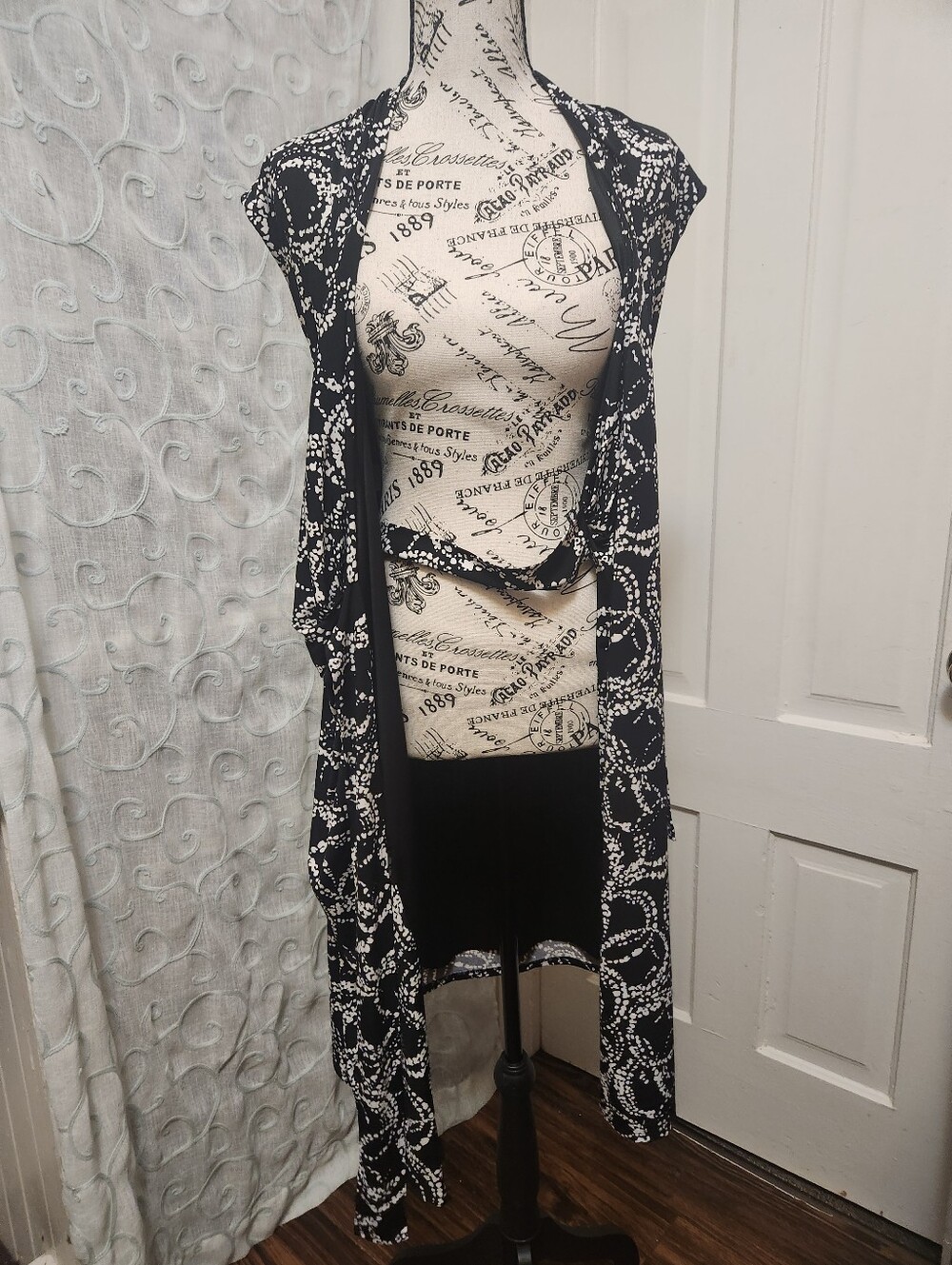 Jones New York Black & White Abstract Print Cap Sleeve Wrap Dress Size 4 - Picture 13 of 14